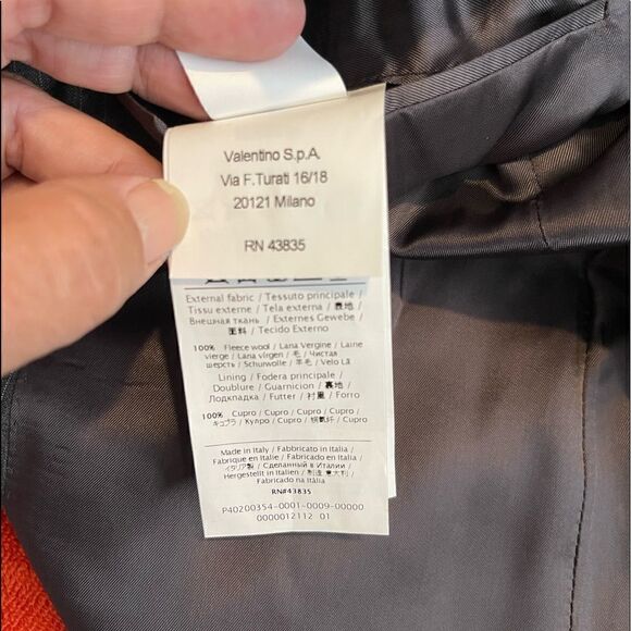 Valentino Gray Stripes Suit.Size 40 - Picture 12 of 16